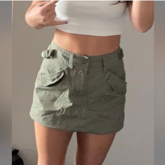 H&M Cargo mini Skirt size Medium Green - Picture 3 of 8